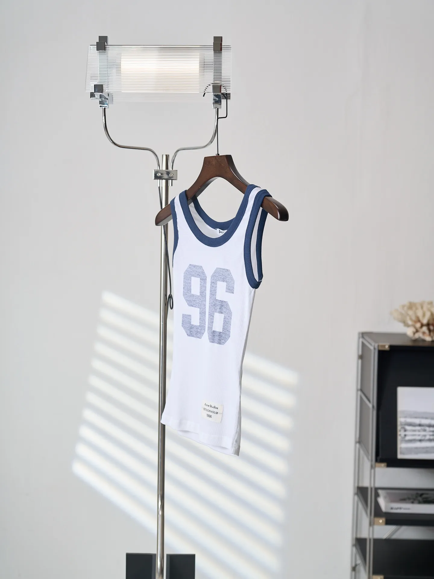 【 】Acne Studios 96 （ ） 【In Stock】XS S M ，Breathable ， 。 ， ， ， 。 96 STOCKHOLM ， ； ， ， 。 Navy Blue ， ， 、 ， 。 1. ， ， ， ， 、 。 2. ， ， ， 、 ， 。